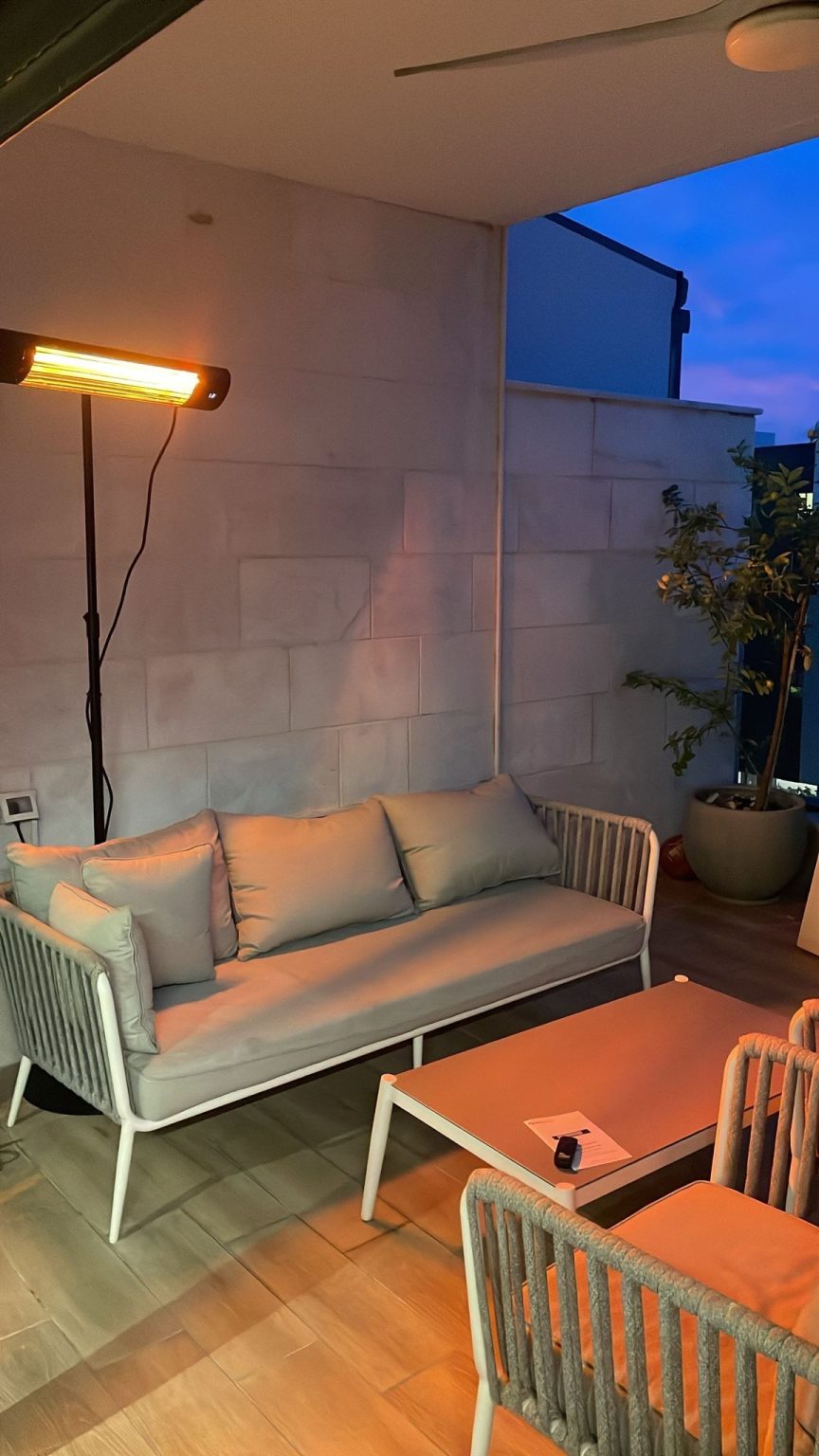 תנור אינפרא אדום | דגם DALLAS 2000W | כולל סטנד מתכוון